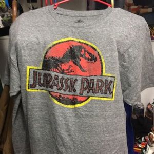 Men’s large Jurassic world tee
